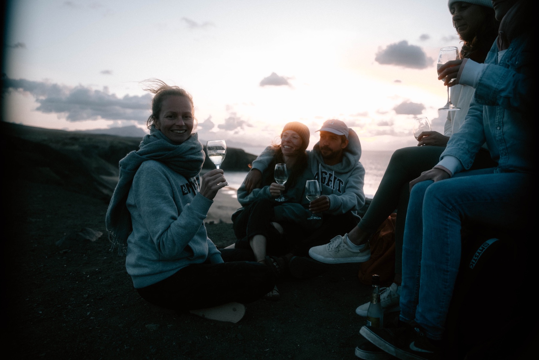 Gruppe beim Sundowner